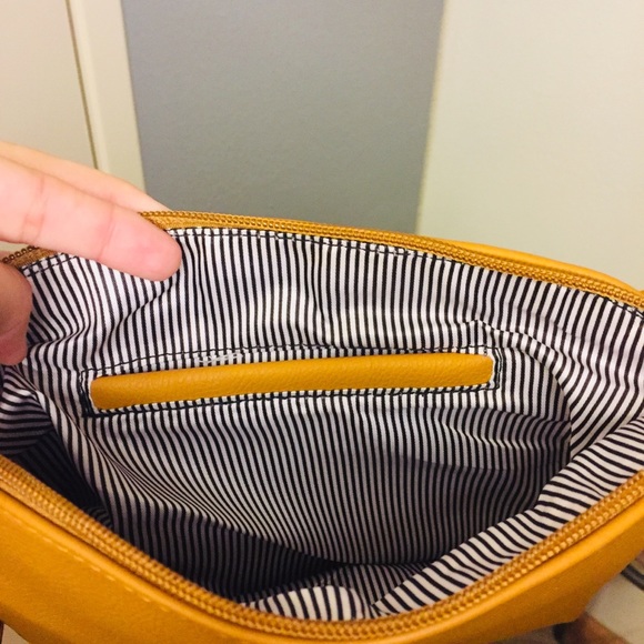 NWT MKII Saddle Crossbody Bag by Deluxity - Tan - Picture 5 of 8